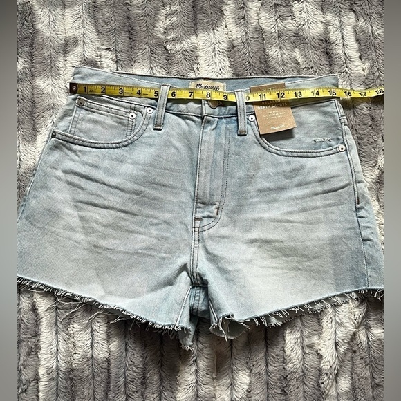 Madewell Relaxed Denim Shorts in Essen Wash Size 27 - Picture 4 of 11